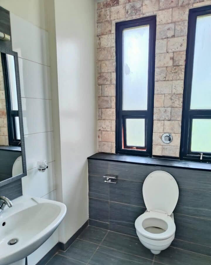 5-Ensuite Townhouse with Man-Made Dam & Clubhouse – Karen