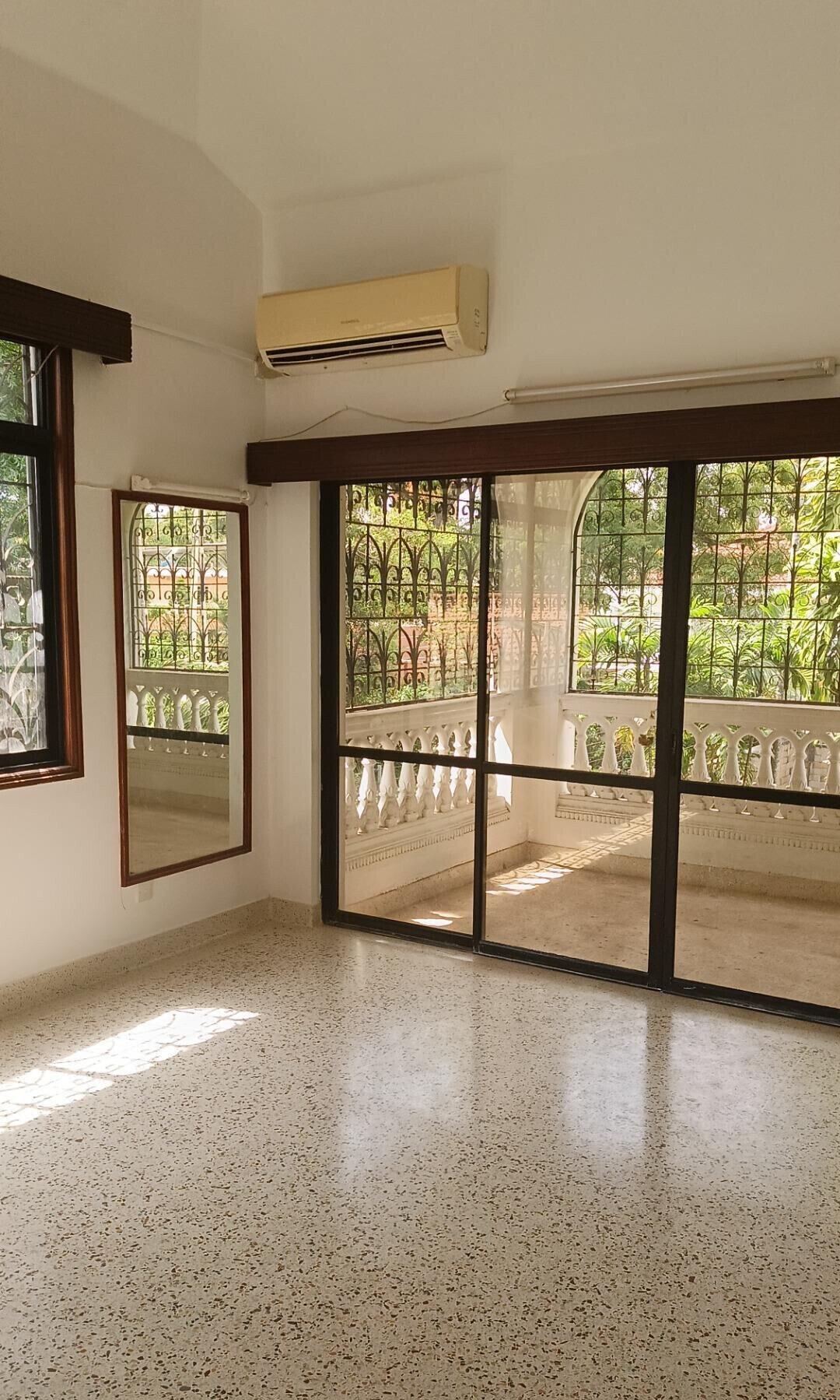 Pet Friendly 5BR on 0.15 Acre