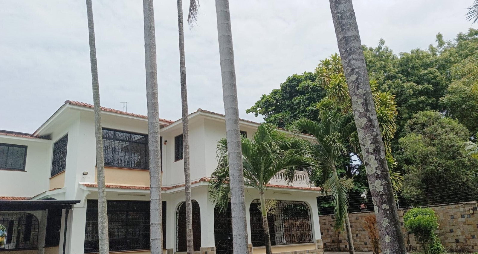 Pet Friendly 5BR on 0.15 Acre