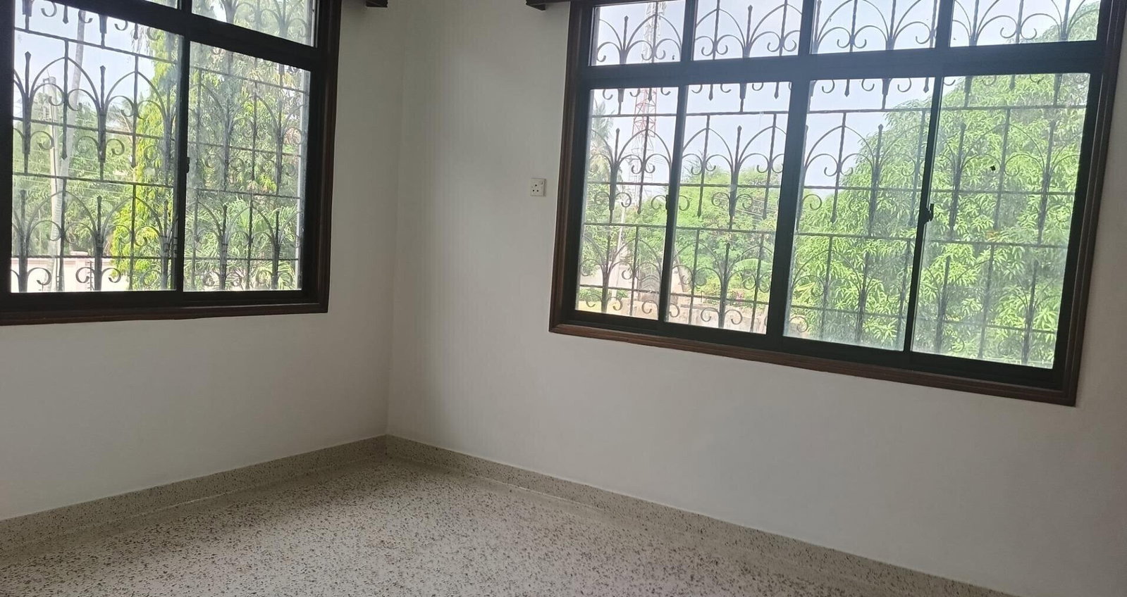 Pet Friendly 5BR on 0.15 Acre