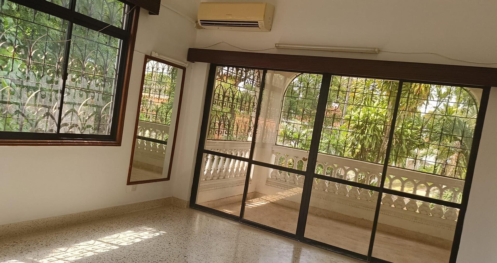 Pet Friendly 5BR on 0.15 Acre