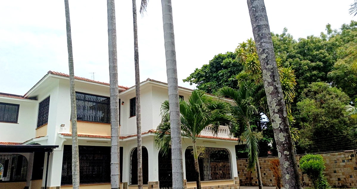 Pet Friendly 5BR on 0.15 Acre