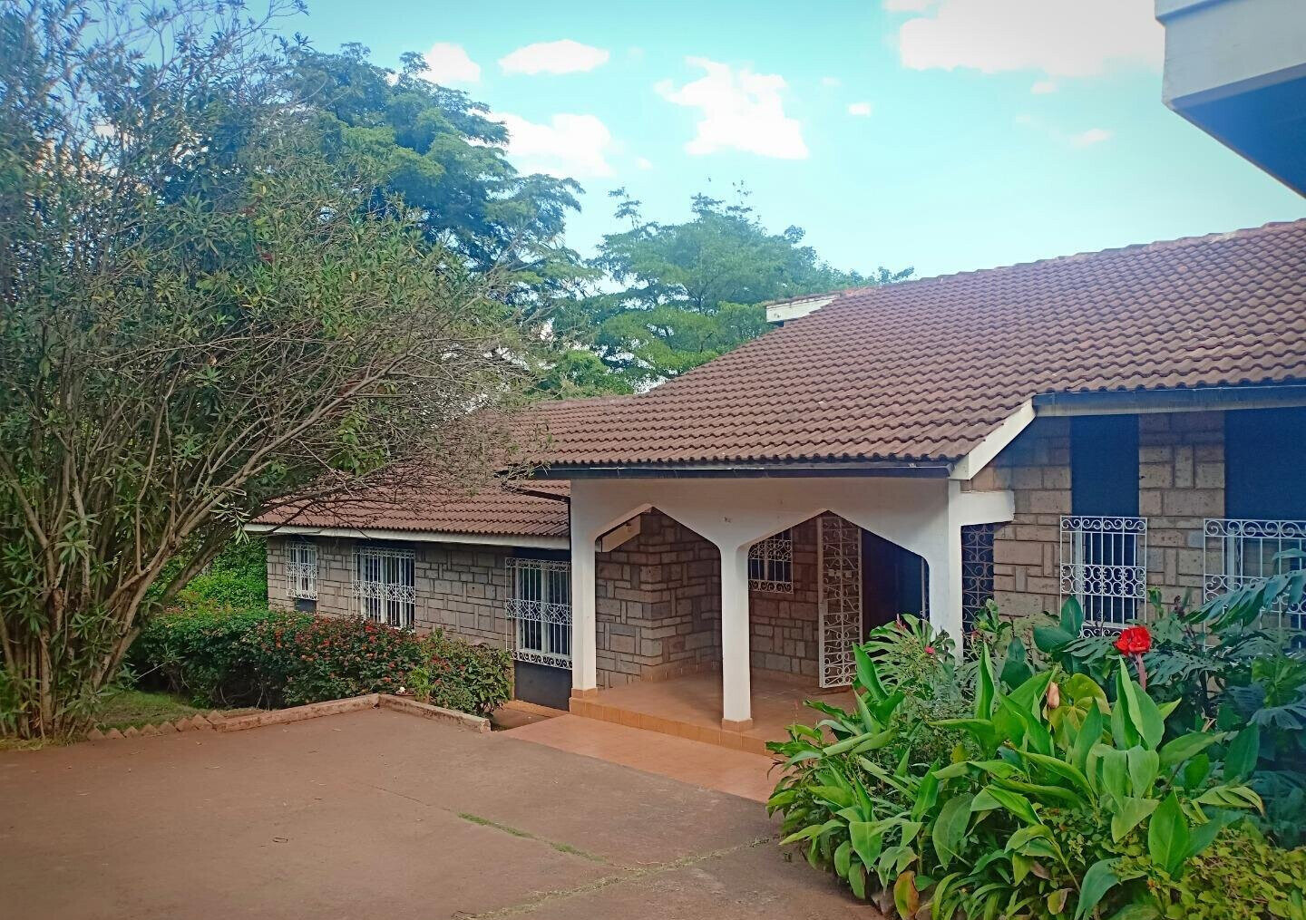 Spacious 4BR Garden Home