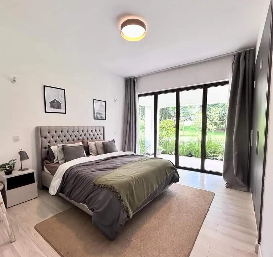 5-Ensuite Townhouse with Forest Views & Rental Income – Karen