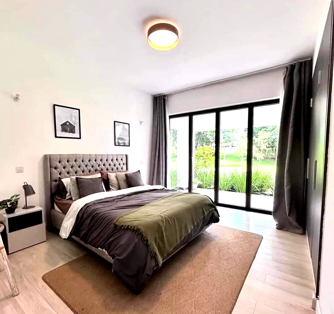5-Ensuite Townhouse with Forest Views & Rental Income – Karen