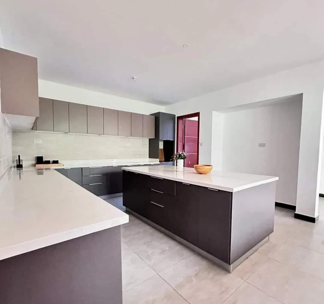 5-Ensuite Townhouse with Forest Views & Rental Income – Karen