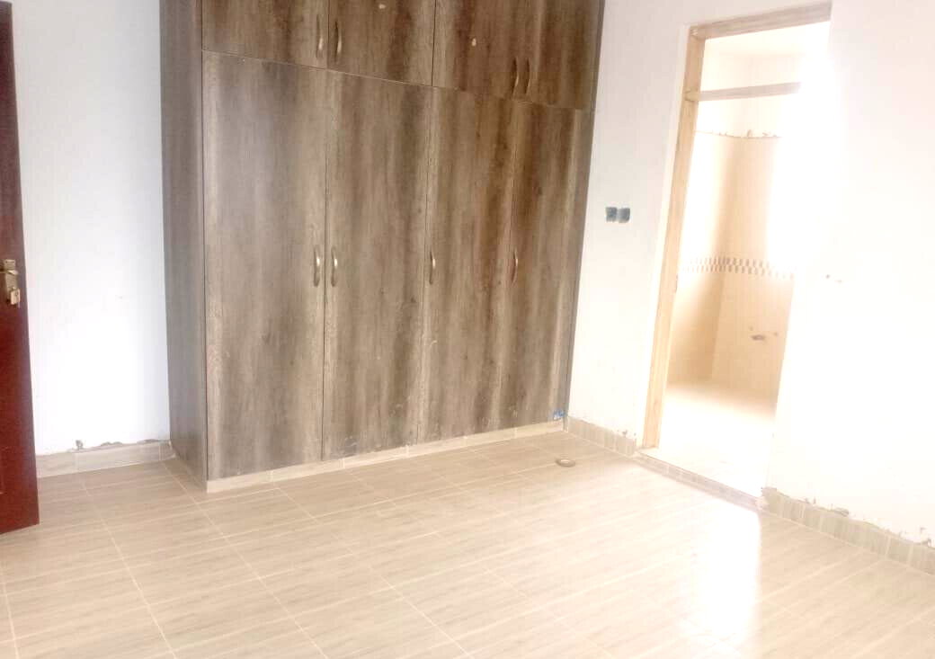 5BR All-Ensuite Townhouse with Study & Rooftop Gym - Thogoto