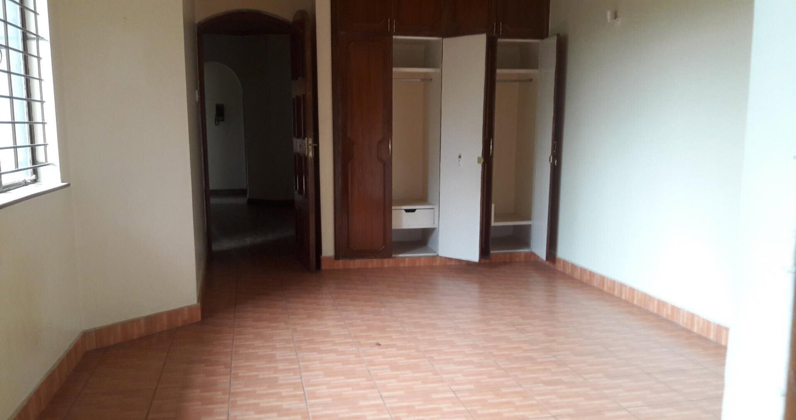 4-Ensuite Townhouse with DSQ & Private Garden - Westlands