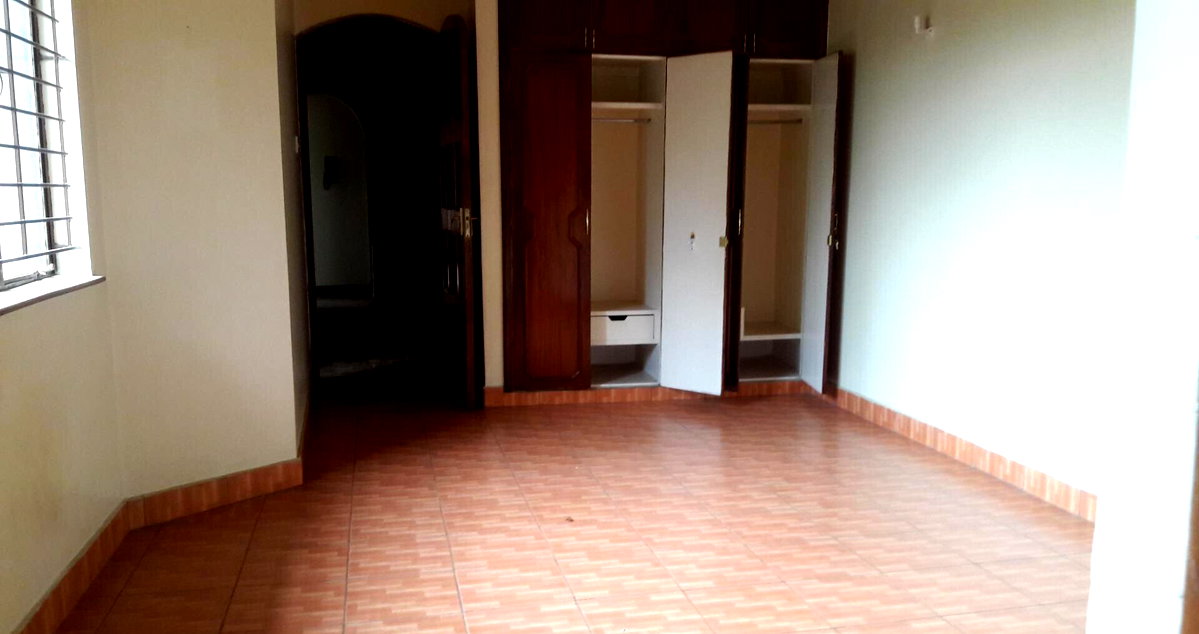 4-Ensuite Townhouse with DSQ & Private Garden - Westlands