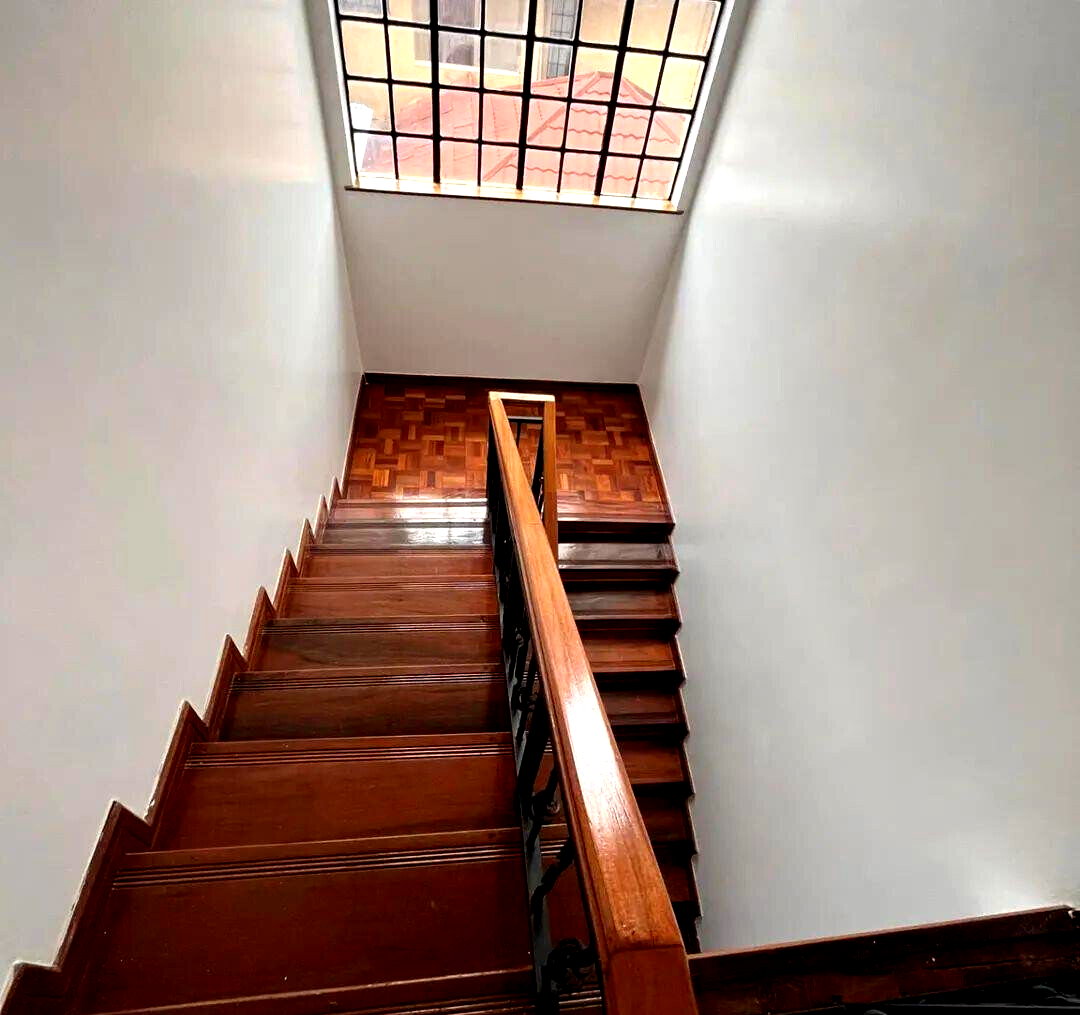 5BR All-Ensuite Townhouse with 2 DSQs & Pet-Friendly Compound - Kileleshwa