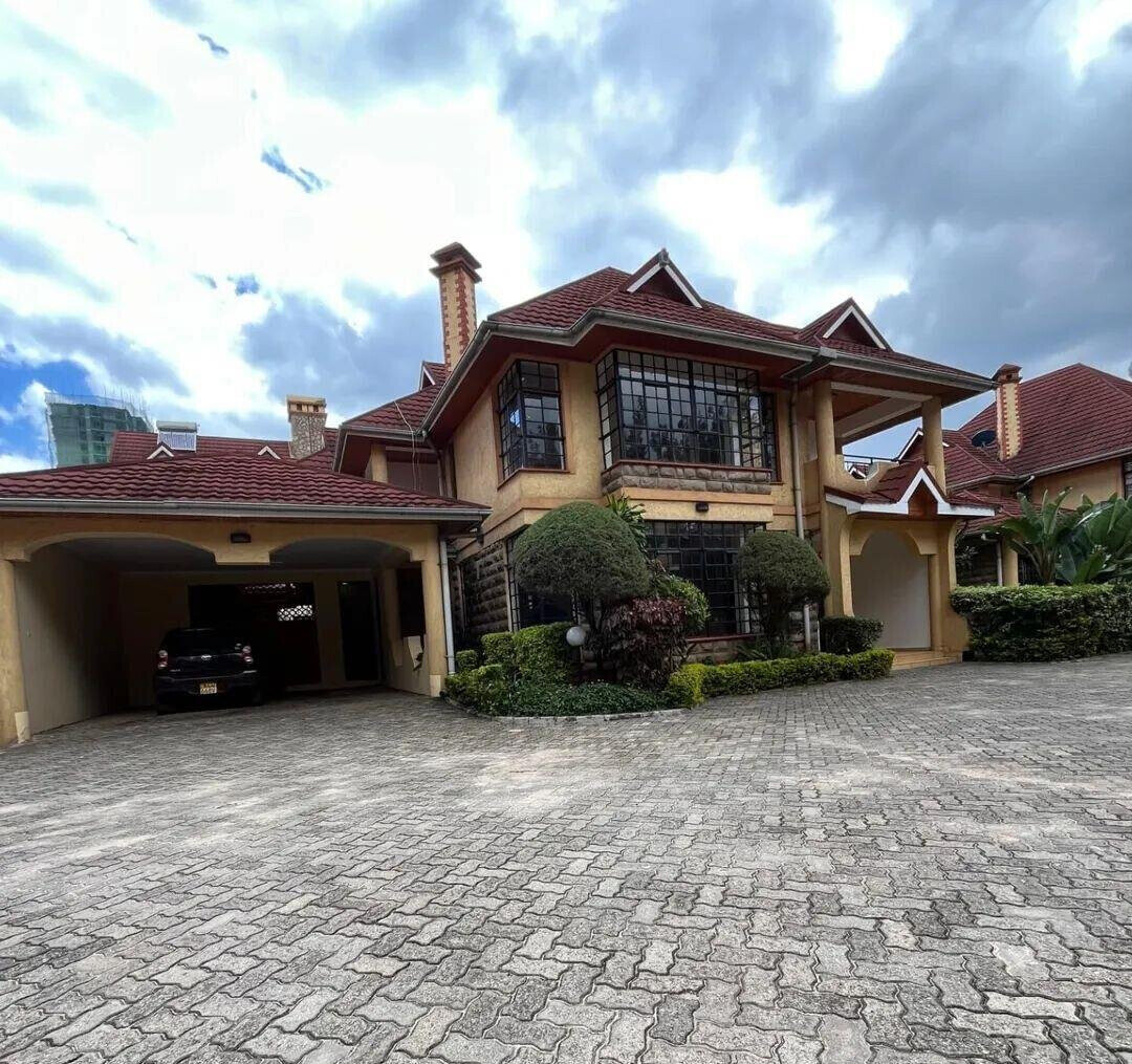 5BR All-Ensuite Townhouse with 2 DSQs & Pet-Friendly Compound - Kileleshwa