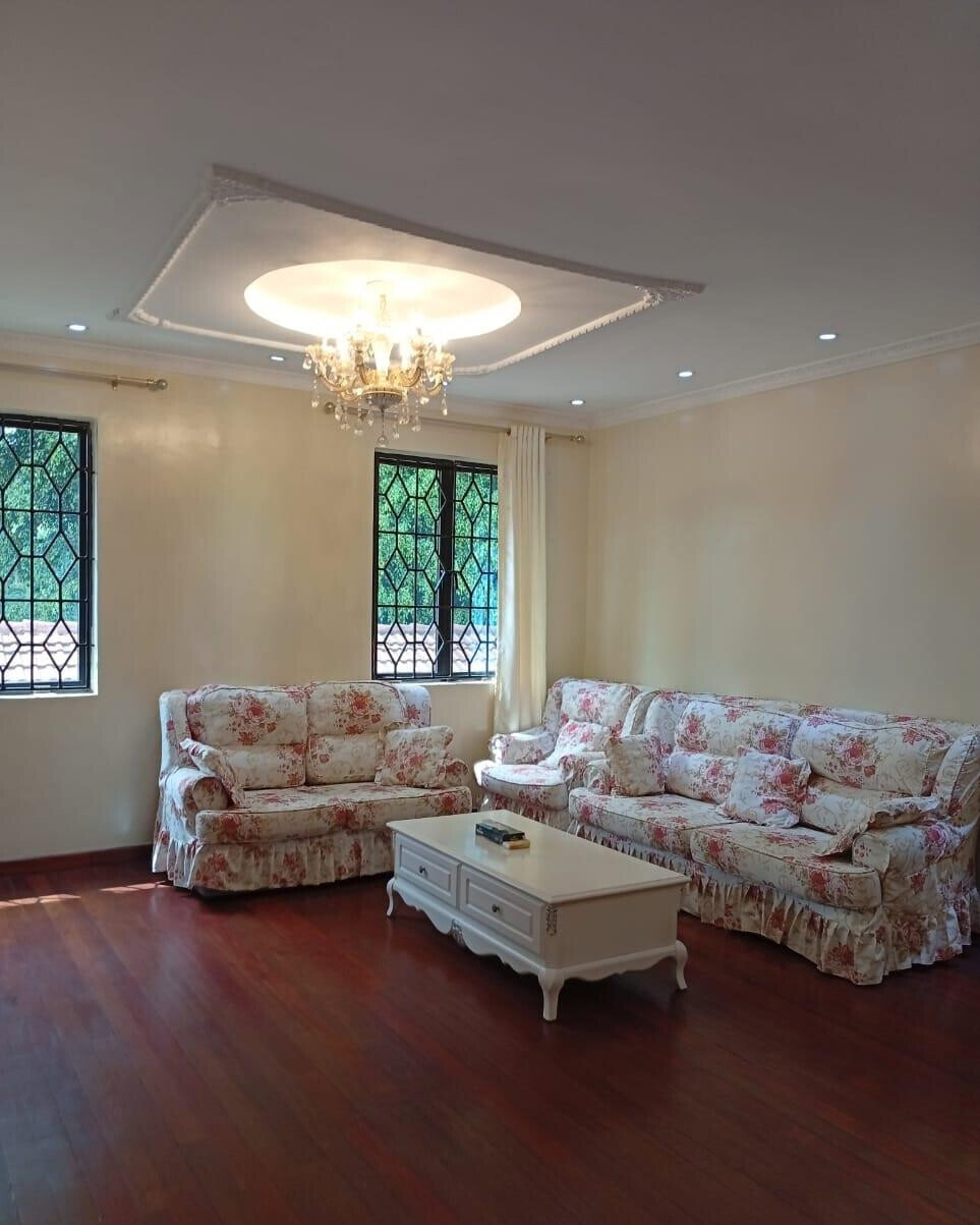 5-Ensuite Townhouse with Bulletproof Doors & Pool - Gigiri