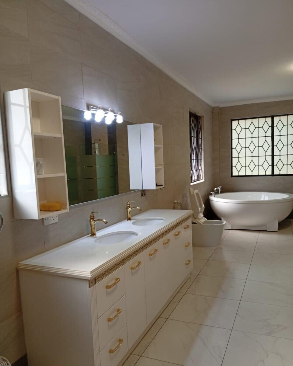 5-Ensuite Townhouse with Bulletproof Doors & Pool - Gigiri