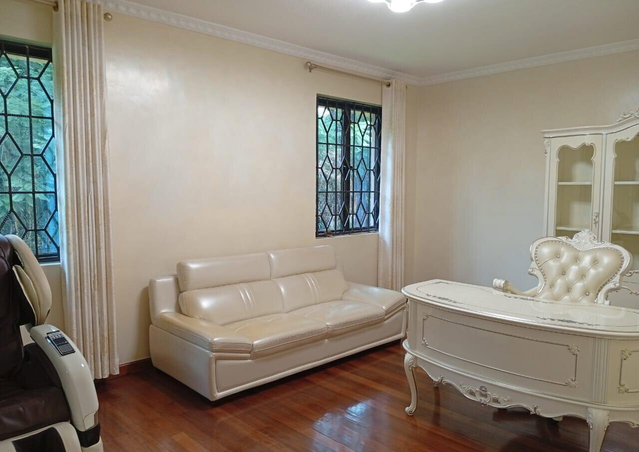 5-Ensuite Townhouse with Bulletproof Doors & Pool - Gigiri