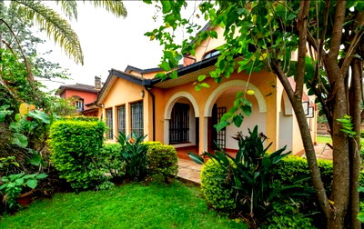 Quarter Acre Townhouse in Mountain View