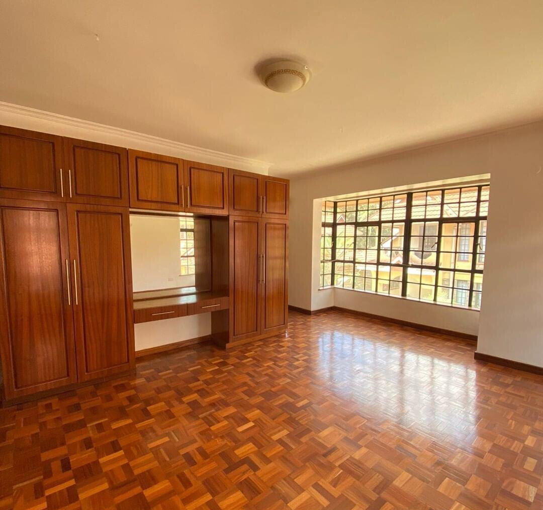 5BR All-Ensuite Townhouse with Attic Study & Fireplace - Kileleshwa