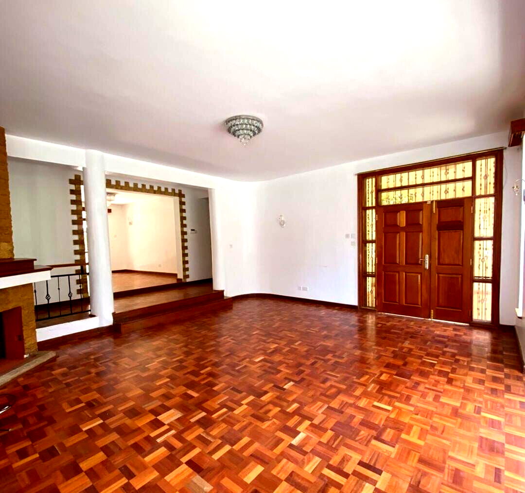 5BR All-Ensuite Townhouse with Attic Study & Fireplace - Kileleshwa