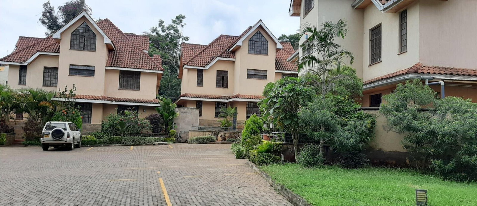5-Ensuite Townhouse with Fireplace & Private Garden - Lavington
