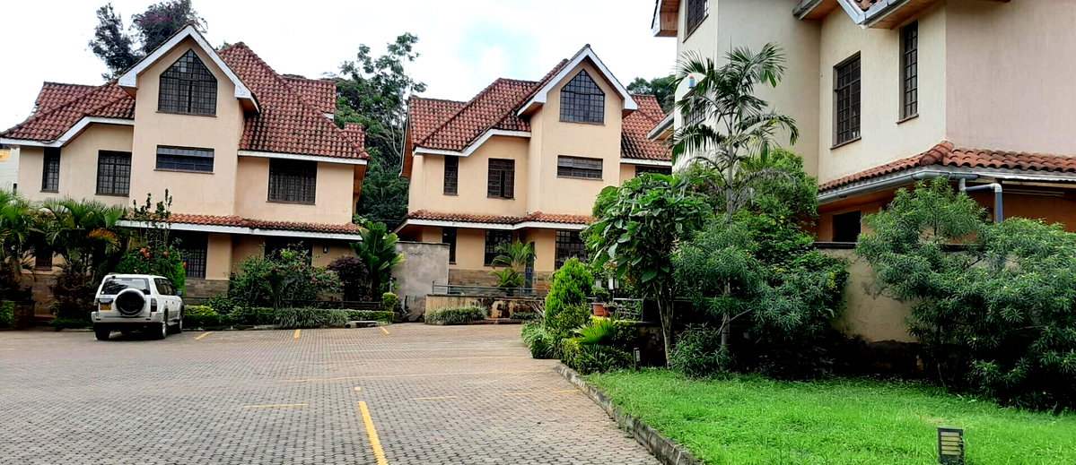 5-Ensuite Townhouse with Fireplace & Private Garden - Lavington