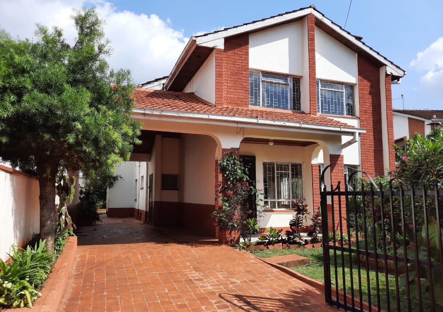 4-Ensuite Townhouse with Borehole & Flower Garden - Lavington