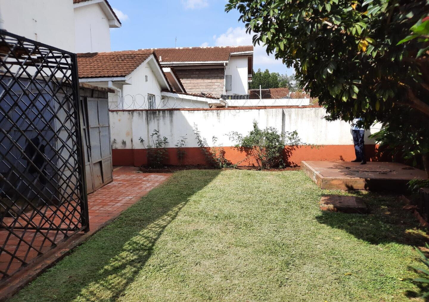 4-Ensuite Townhouse with Borehole & Flower Garden - Lavington