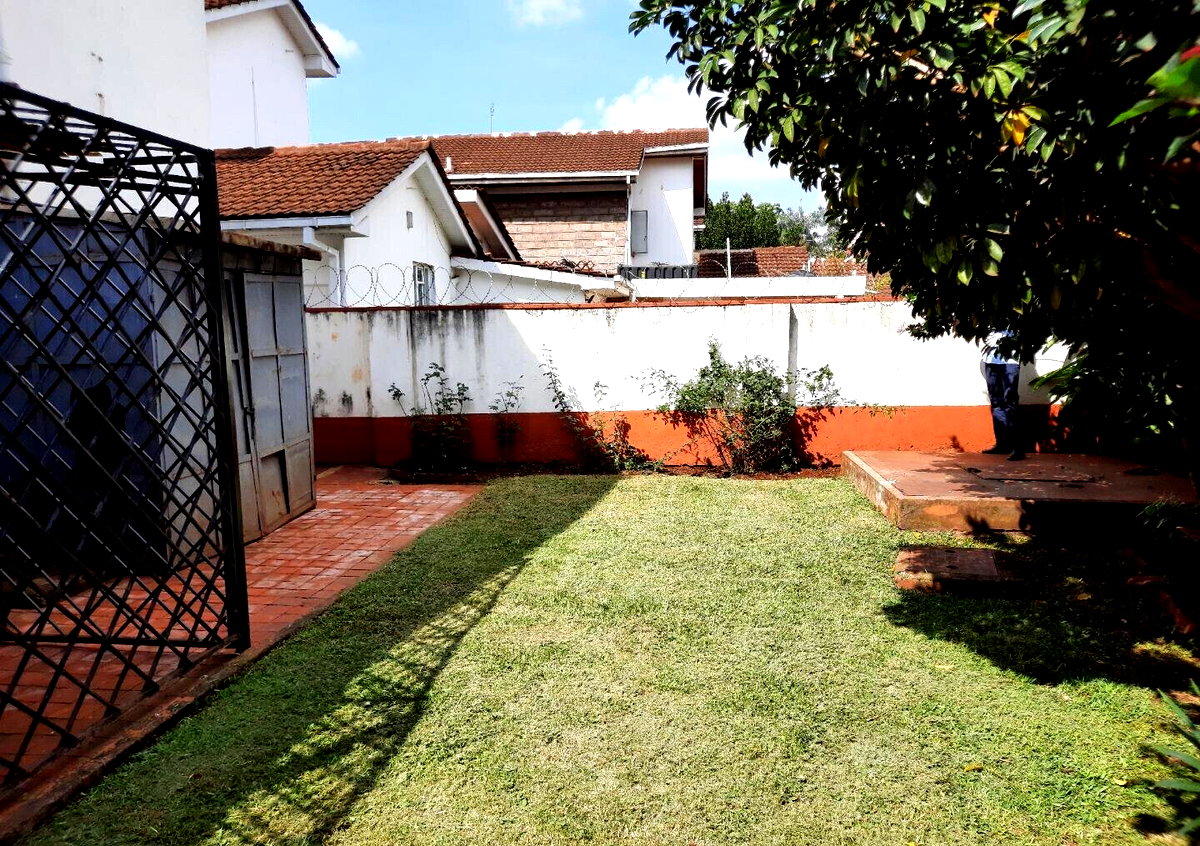 4-Ensuite Townhouse with Borehole & Flower Garden - Lavington