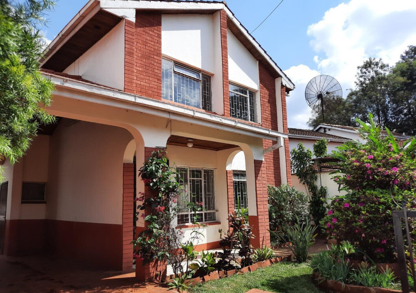 4-Ensuite Townhouse with Borehole & Flower Garden - Lavington