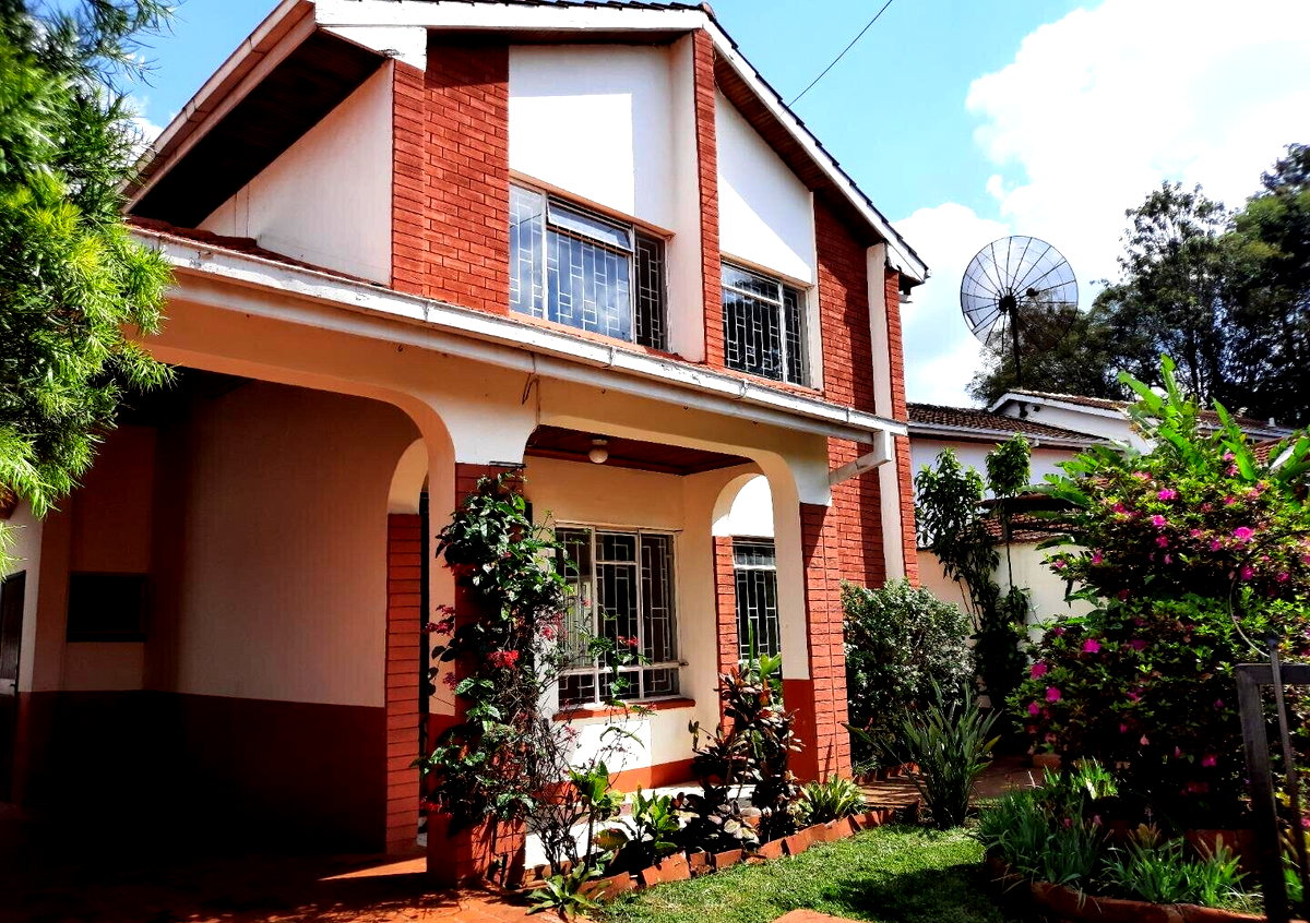 4-Ensuite Townhouse with Borehole & Flower Garden - Lavington