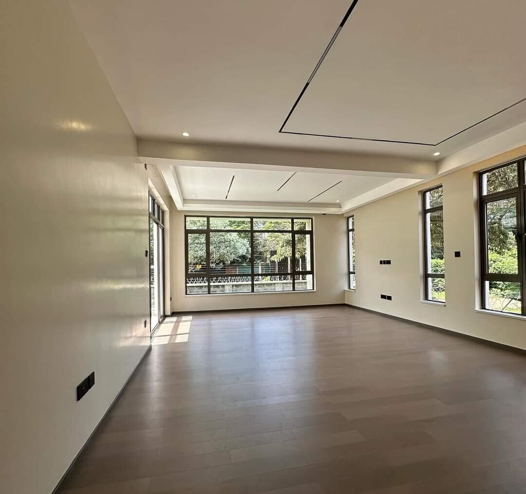 6-Bed Smart Villa with Guest Wing & Rooftop Jacuzzi - Lavington
