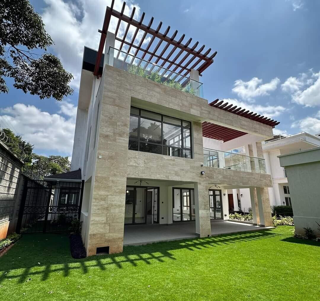 6-Bed Smart Villa with Guest Wing & Rooftop Jacuzzi - Lavington