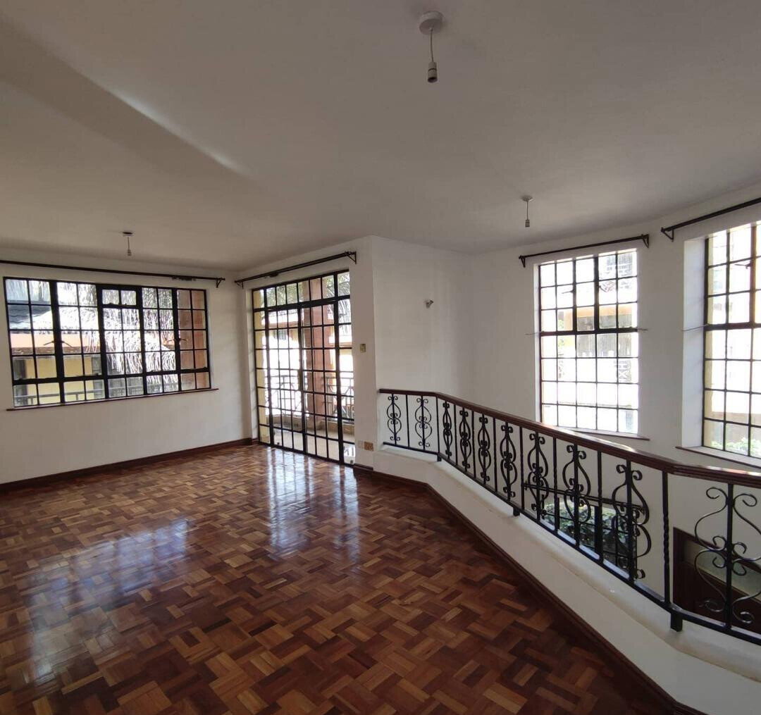 Corner Townhouse with Garden & DSQ in Lavington