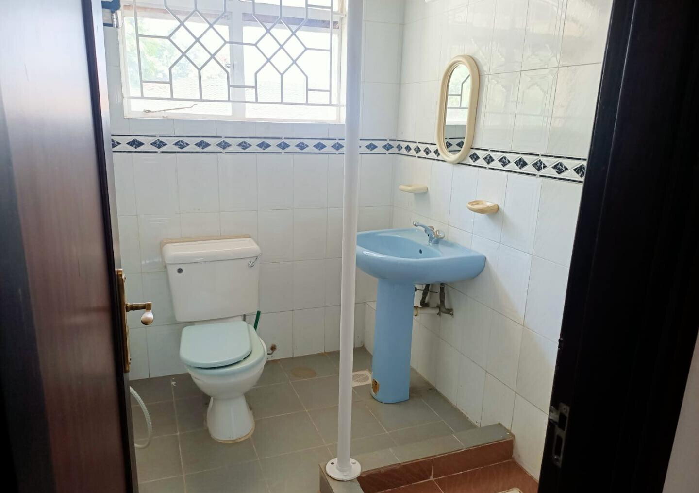 0.8-Acre Estate with Pool, Guest Houses & 24-Car Parking - Lavington