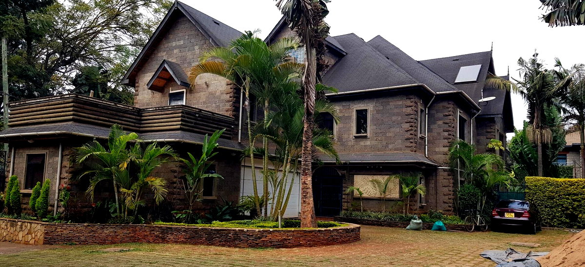 5-Ensuite Townhouse with Gypsum Ceilings & Borehole - Lavington