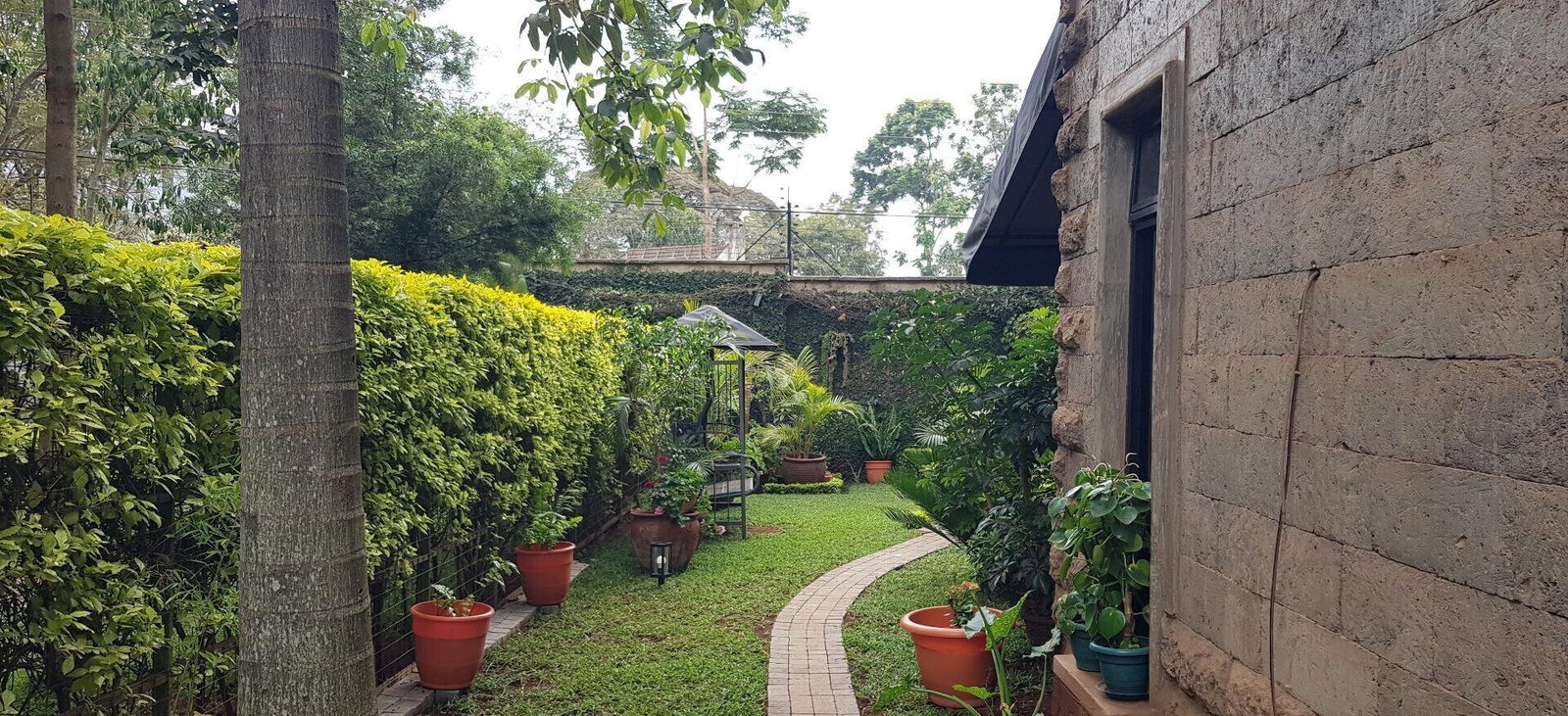 5-Ensuite Townhouse with Gypsum Ceilings & Borehole - Lavington