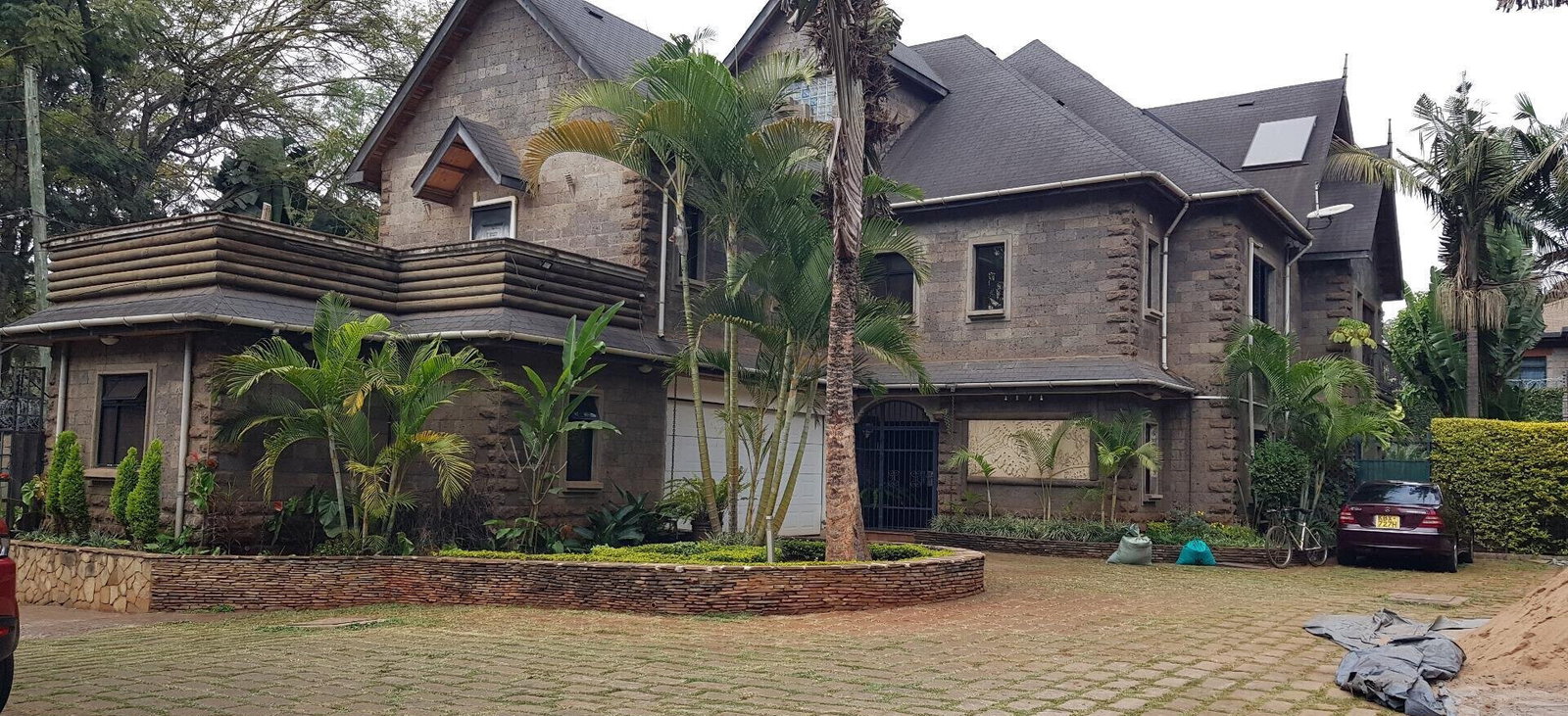 5-Ensuite Townhouse with Gypsum Ceilings & Borehole - Lavington