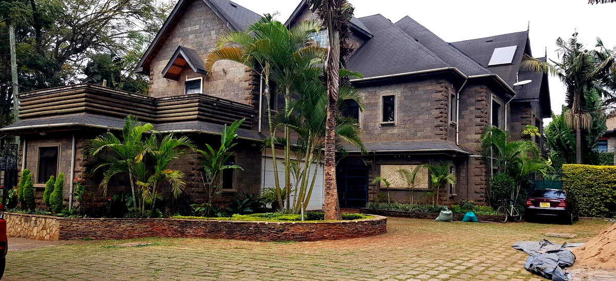 5-Ensuite Townhouse with Gypsum Ceilings & Borehole - Lavington