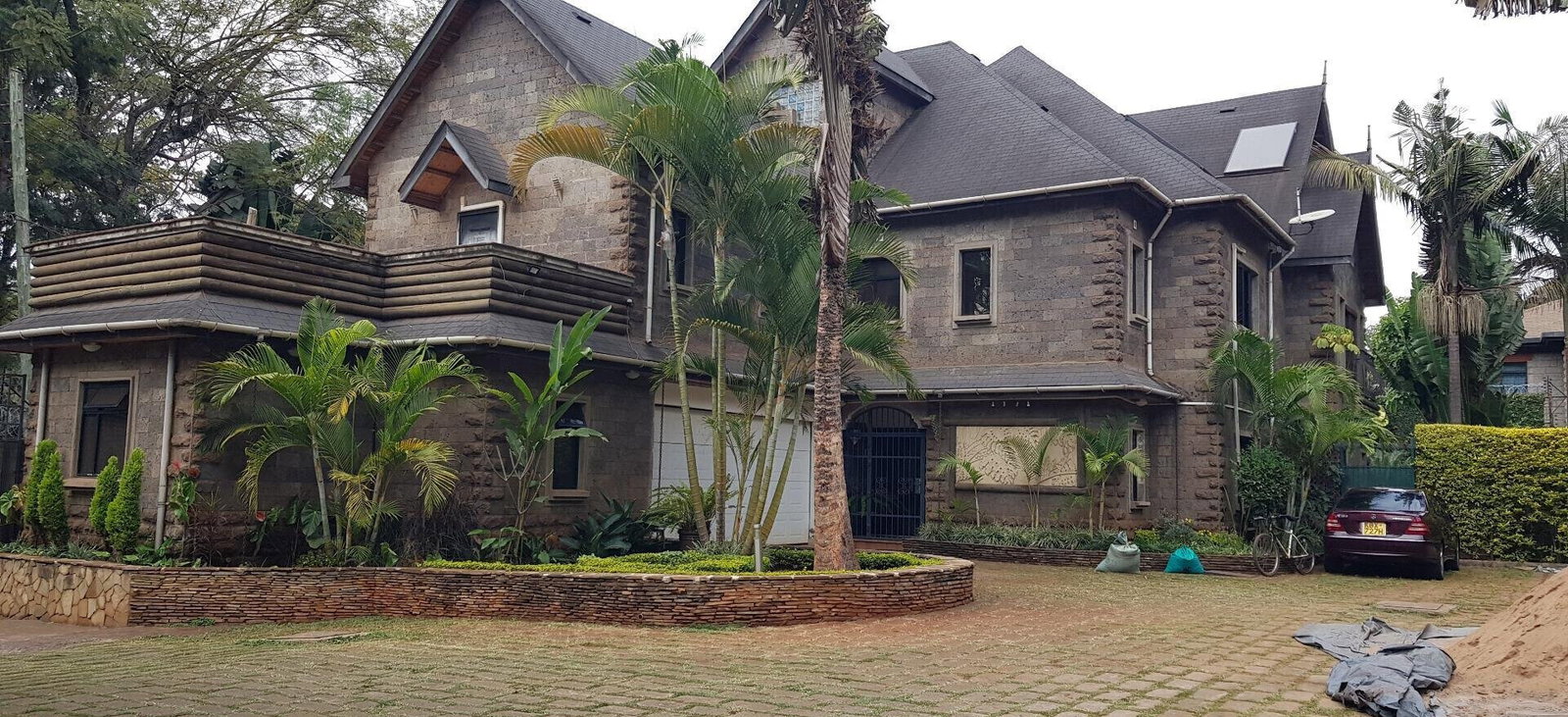 5-Ensuite Townhouse with Gypsum Ceilings & Borehole - Lavington
