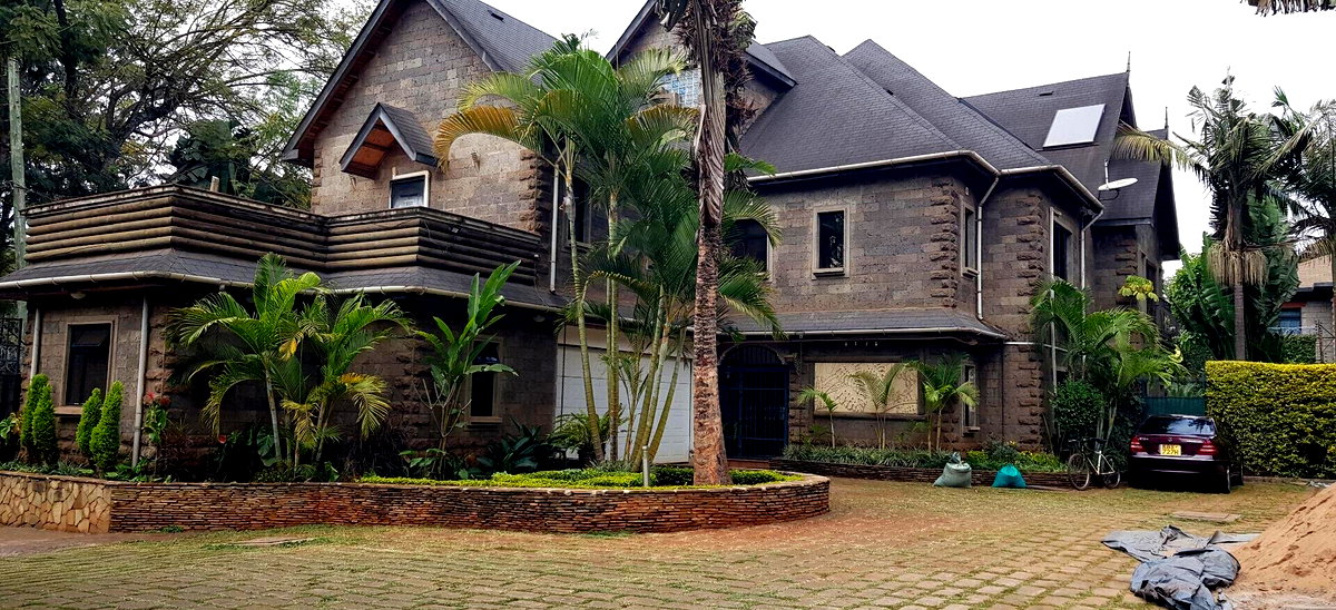 5-Ensuite Townhouse with Gypsum Ceilings & Borehole - Lavington