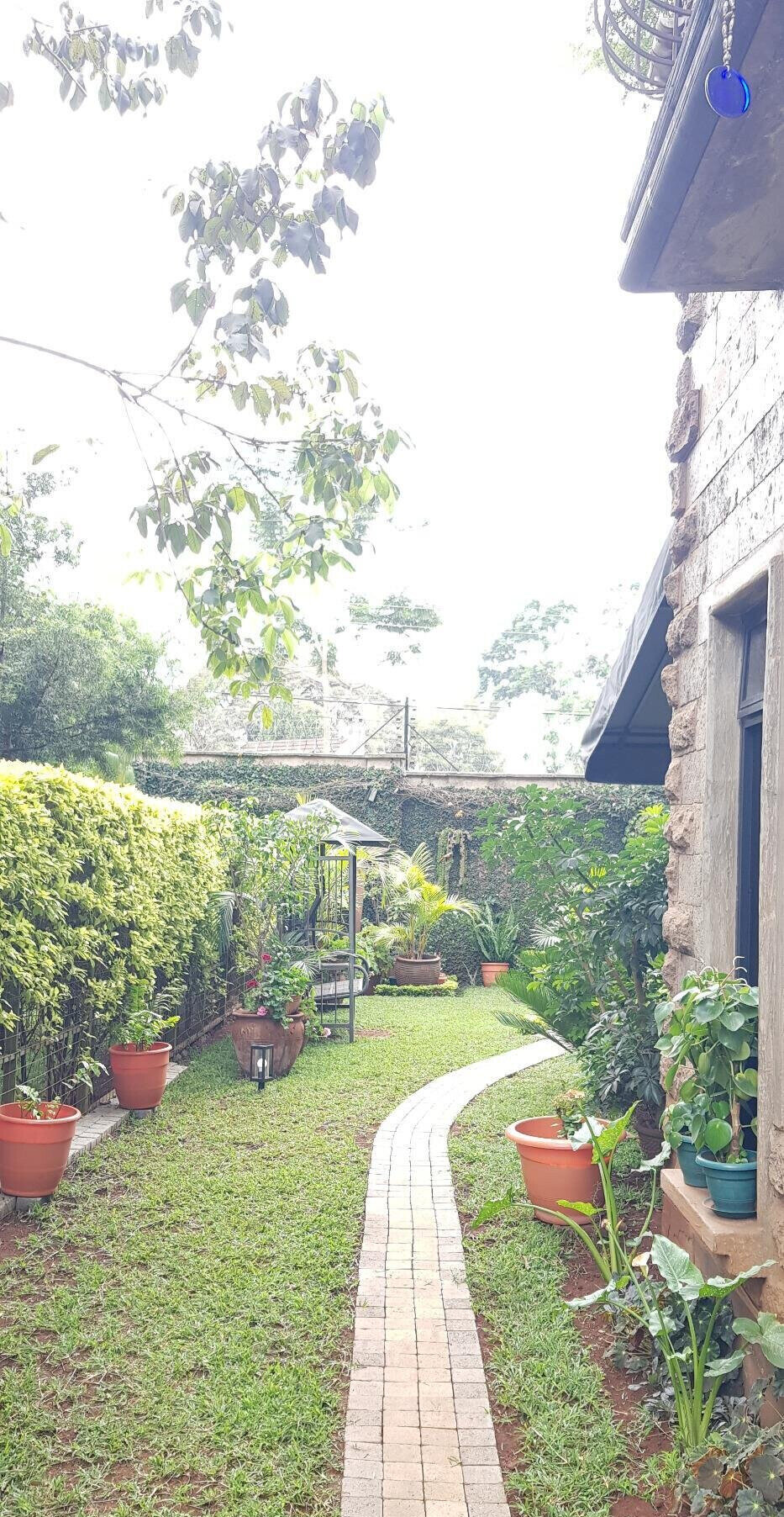 5-Ensuite Townhouse with Gypsum Ceilings & Borehole - Lavington