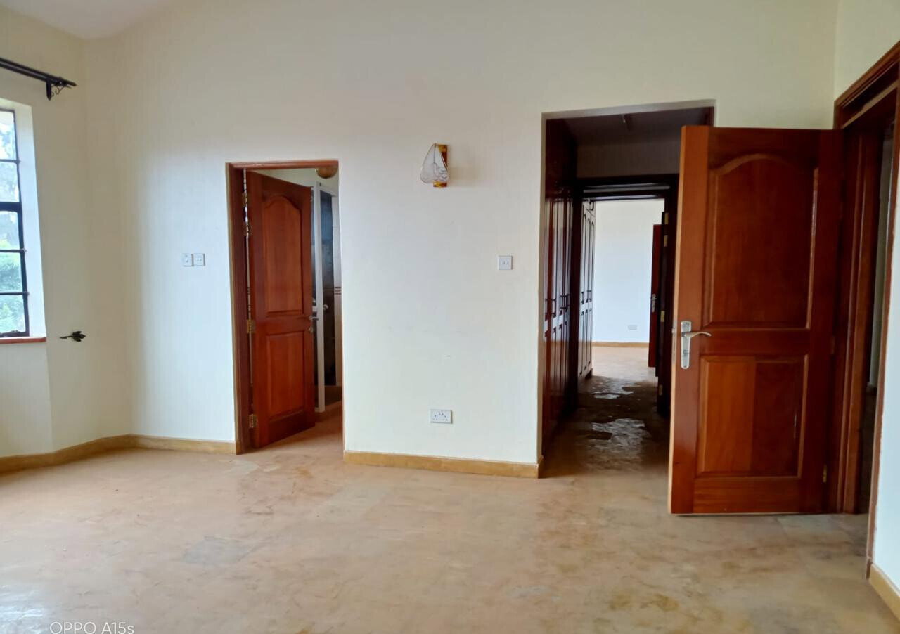 One-Acre 5BR Townhouse with Private Garden - Runda, Nairobi