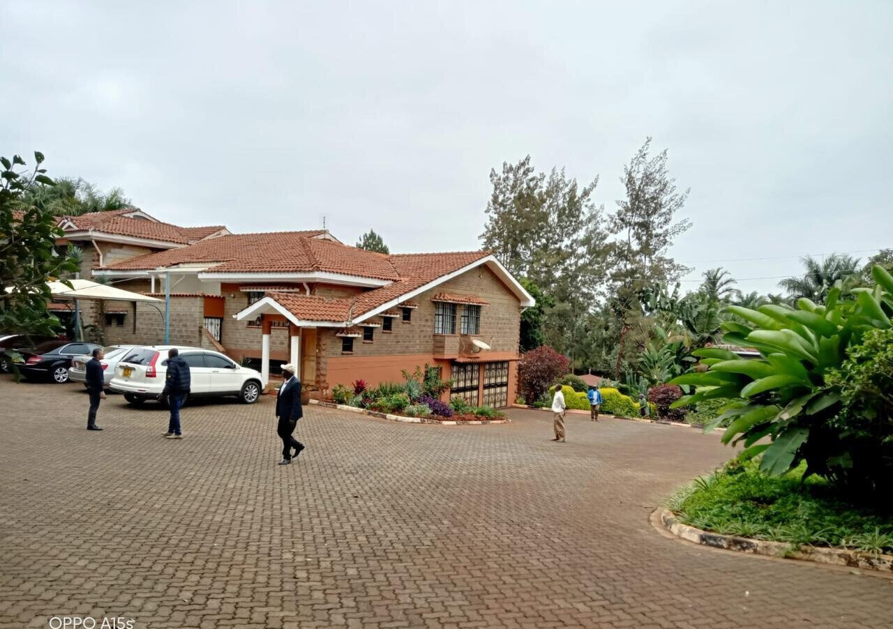 One-Acre 5BR Townhouse with Private Garden - Runda, Nairobi