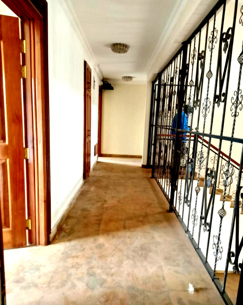 One-Acre 5BR Townhouse with Private Garden - Runda, Nairobi
