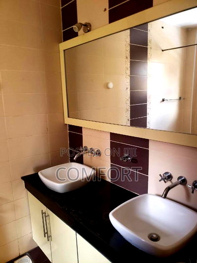 3bdrm Apartment in Yaya Centre, Kilimani for rent - Image 4