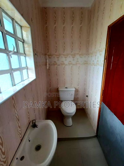 4bdrm Mansion in Nakuru Town East for sale - Image 8