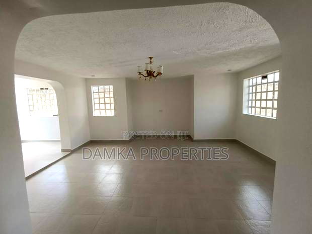 4bdrm Mansion in Nakuru Town East for sale