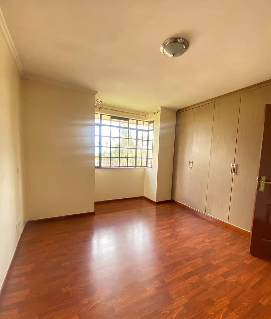 4BR Master En-Suite Villa with DSQ & Alarm - Ridgeways