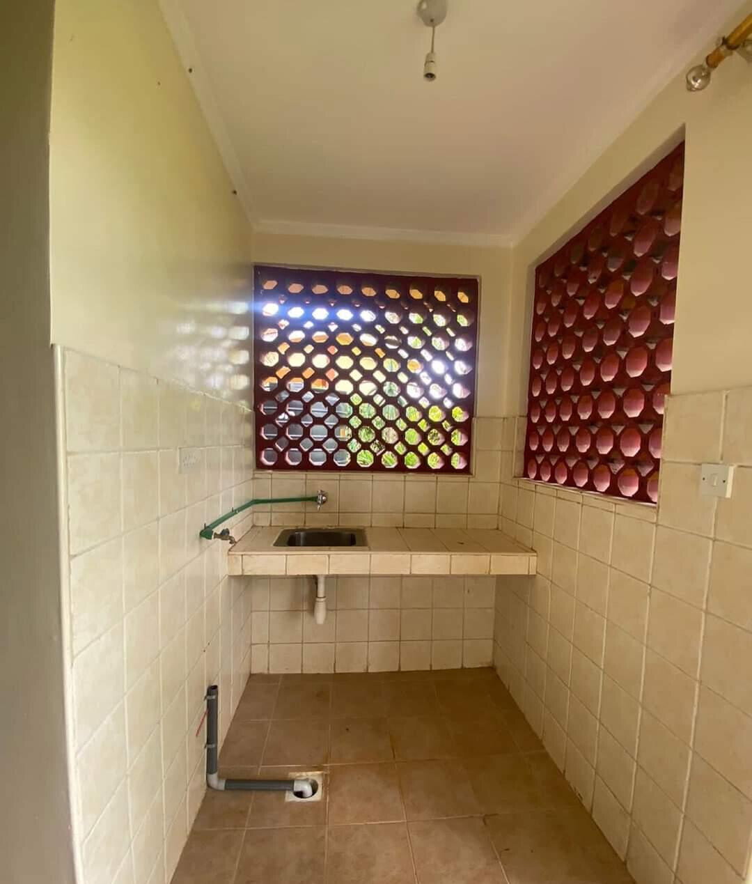 4BR Master En-Suite Villa with DSQ & Alarm - Ridgeways