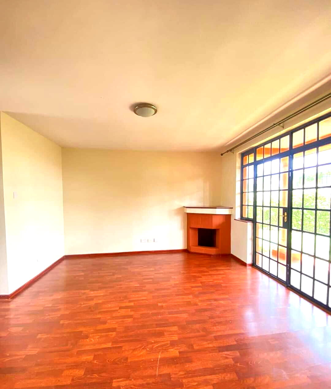 4BR Master En-Suite Villa with DSQ & Alarm - Ridgeways