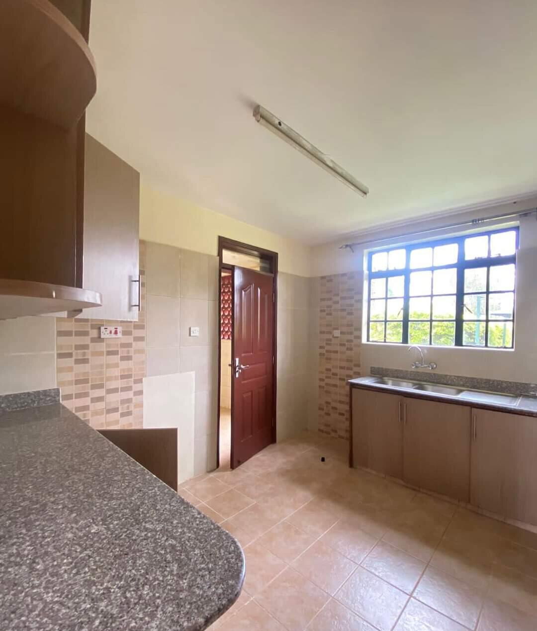 4BR Master En-Suite Villa with DSQ & Alarm - Ridgeways
