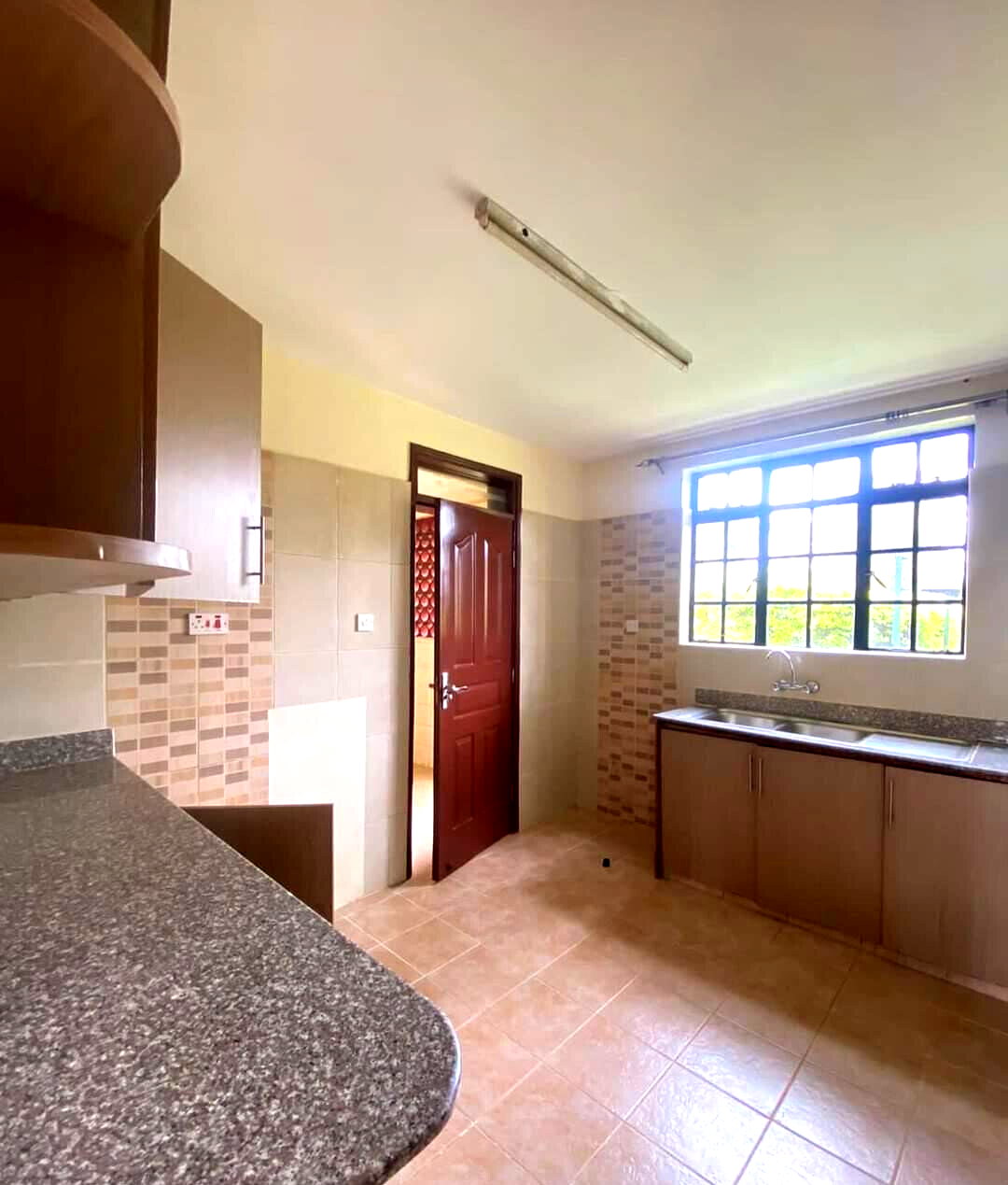 4BR Master En-Suite Villa with DSQ & Alarm - Ridgeways